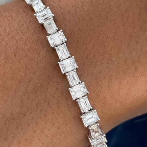 Pulsera de Moissanita con Corte Esmeralda, Estilo Diamante de Lujo, Joyería Brillante de Plata, Regalos Elegantes para Mujer, Joyería Fina Atemporal - Product Image 4