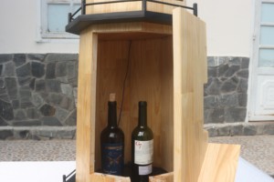 Étagère en bois massif faite à la main - LAMPSAROUGE AVEC BAR À VIN - Meubles de salon nautiques modernes - Product Image 3