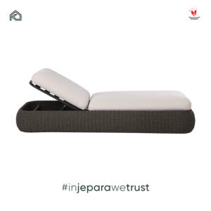 Chaise longue de luxe Nirmala en rotin PE, lit de repos réglable avec coussin pour villa, complexe hôtelier, piscine, Jepara - Product Image 1