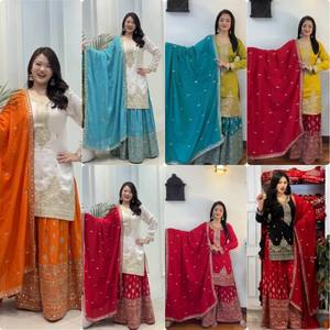 Conjunto Premium de Kurta y Palazzo de Seda Chinon Pura Bordada con Lentejuelas de 5mm para Mujer - Product Image 2