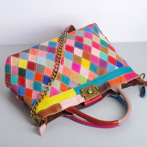 Sac à main Ando en cuir de vache véritable, patchwork, sac à main pour femmes, sac fourre-tout coloré avec chaîne, sac à bandoulière - Product Image 5