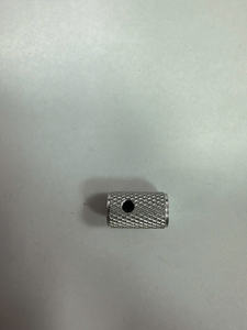 Venta al por mayor OEM Marca China Perilla de potenciómetro tipo domo para control de tono y volumen, Perillas metálicas cromadas para bajo eléctrico con tornillo y cable EDM - Product Image 4