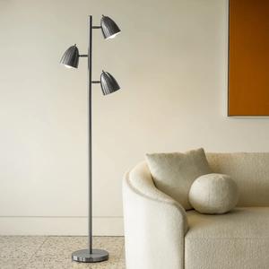 Lámpara de Pie Industrial de Hierro con Bombilla Expuesta para Diseño Interior Rústico - Product Image 2