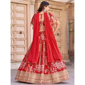 Robe de mariée en dentelle rouge, style lehenga choli, pour la mariée, avec manches courtes - Product Image 6