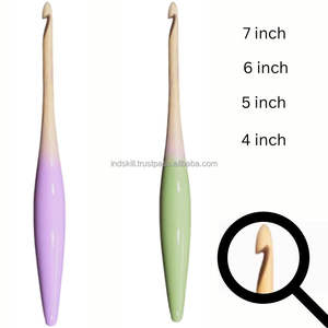 Ganchos de ganchillo de madera semicoloreados con agarre ergonómico y cómodo disponibles para pedidos comerciales al por mayor y a granel - Product Image 4