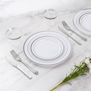 Set di Stoviglie Monouso in Plastica Argento da 600 Pezzi per 100 Ospiti, Include 100 Piatti Fondi, 100 Piatti da Insalata e 100 Cucchiai - Product Image 2