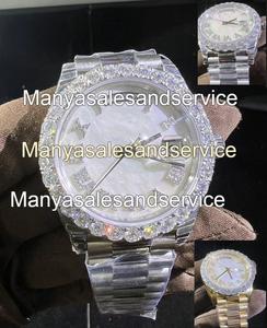 Montre Hip Hop en Acier Inoxydable avec Cadran en Verre Moissanite Givré, Rond, Résistante à l'Eau 10 ATM, Bracelet à Boucle Déployante - Product Image 1