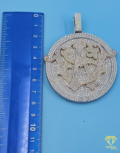 Colgante de Lujo con Emblema de Murciélago con Diamantes Iced Out, Joyería de Declaración Hip Hop Personalizada, Colgante de Diamantes de Corte Redondo con Micro Pavé - Product Image 2
