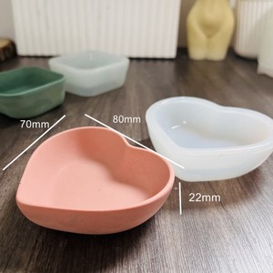 Plato Decorativo de Resina con Forma de Corazón, Organizador Elegante para Cosméticos, Joyas, Accesorios, Baño y Dormitorio - Product Image 5
