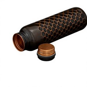 Bouteille d'eau en cuivre noir texturé, design nid d'abeille, bouchon anti-fuite, bouteille réutilisable pour une consommation saine, pour un usage quotidien - Product Image 1