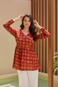 Tunica da donna in seta Delta stampata stile Angrakha, stampa digitale, scollo a V, manica lunga, ampia gonna a tre metri, lunghezza regolare, completamente cucita - Product Image 3