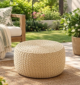 Pouf rond en rotin naturel fait main, tabouret moderne de style côtier pour salon et mobilier de cour - Product Image 1