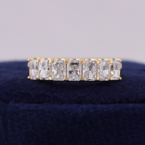 Bague de mariage demi-éternité en or 14 carats avec diamants de laboratoire taille radiant 2,5 TCW - Product Image 1