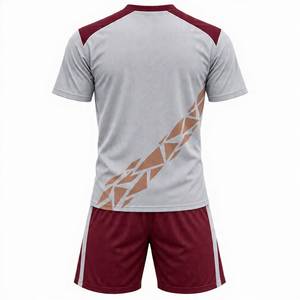 Ensemble maillot et short de football pour homme, gris et bordeaux, imprimé géométrique, col en V, manches courtes, anti-humidité, coupe athlétique - Product Image 3