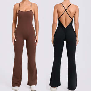 Mono de yoga de una pieza para chicas altas, con efecto fruncido en los glúteos, pantalones acampanados, ropa deportiva con logo personalizado - Product Image 3