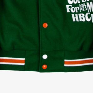 เสื้อแจ็คเก็ตลำลองผู้ชายลายปักหัวงู โลโก้ด้านหน้า ลายสัตว์ สีเขียว สีส้ม - Product Image 3