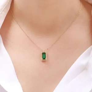 จี้เพชรทรงกลมเจียระไนแบบบริลเลียนท์เคลือบทองคำ พร้อมใบรับรอง IGI ของแท้จากห้องปฏิบัติการ ดีไซน์หรูหรา รูปทรงสี่เหลี่ยมผืนผ้า ประดับด้วยรัศมีรอบเพชร เหมาะเป็นของขวัญสำหรับผู้หญิง - Product Image 2