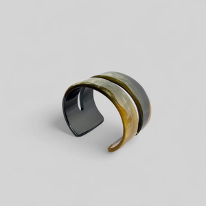 Bracelet manchette en corne de buffle artisanal : Bracelet rond unisexe par Decor World Expo - Product Image 4