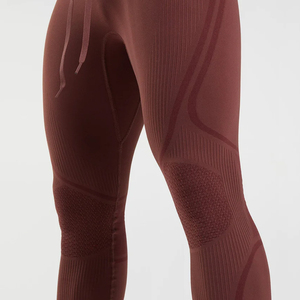 Leggings de yoga pour hommes personnalisés, respirants, taille élastique, sans coutures, en tissu Spandex/Nylon, longueur intégrale avec logo à la taille - Product Image 5