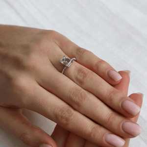 Magnifique bague solitaire en moissanite 2 carats taille émeraude pour femme, en argent 925 original, cadeau de promesse « Tu et moi » pour les amoureux - Product Image 3