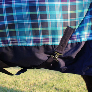 Nouvel arrivage : Couvertures pour chevaux en gros 2026 – Qualité supérieure, logo personnalisé ODM, respirantes, imperméables, couverture d'écurie, couleur unique, haute qualité - Product Image 3