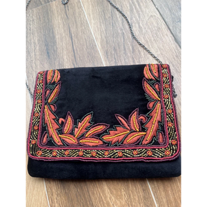 Bolso de Mano Casual Duradero con Asa de Cuentas Multicolor y Cristales de Lujo Hechos a Mano en India - Product Image 1
