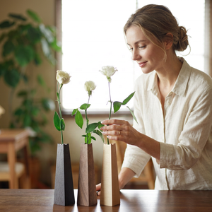 Vase à fleurs en bois artisanal moderne de fabrication indienne, personnalisable, très apprécié, pour décorations de table de mariage - Product Image 1