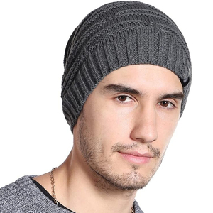 Gorros de punto personalizados al por mayor para hombre con logo grande, gorros cálidos de invierno con característica de tela común - Product Image 2
