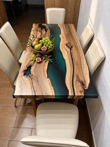 Table à manger de luxe en bois de noyer à bords naturels et résine époxy vert émeraude |   Meubles rustiques modernes faits à la main - Product Image 4