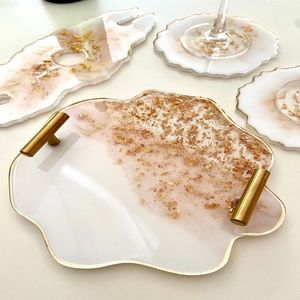Plateau de service en résine style ferme moderne CRAFT WORLD EXPORT avec poignées dorées, plat décoratif solide multifonctionnel - Product Image 3