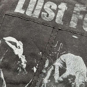 Camiseta de Algodón Premium de Punto Grueso, Corte Regular, Estilo Desgastado, con Parche Estampado Vintage, Ecológica y Personalizada para Hombre - Product Image 4