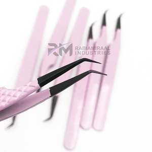 Pince à épiler pour cils RABIA MIRAAAL INDUSTRIES, pointe en plasma noir, couleur rose poudré, en acier inoxydable, pointe dentelée - Product Image 2