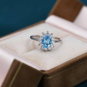 แหวนเงินแท้ประดับบลูโทแพซแท้จากสวิสและเพชร CZ ทรงฮาโล แหวนโทแพซธรรมชาติ แหวนซ้อนกันได้ - Product Image 2