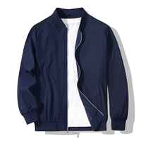 Veste décontractée d'hiver pour homme grande taille, col en V, en satin brodé personnalisé, respirante et écologique, avec boutons recouverts, vente en gros