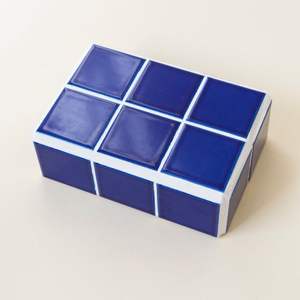 Boîte de rangement décorative en résine faite à la main avec intérieur en MDF pour cadeau, décoration et organisation de la maison - Product Image 5