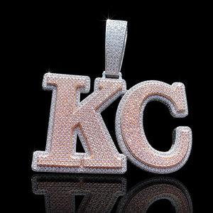 Colgante Personalizado de Letra Grande con Moissanita Plateada, Doble Capa, con Nombre, en Tono Blanco, Amarillo y Rosa, Joyería Iced Out - Product Image 3