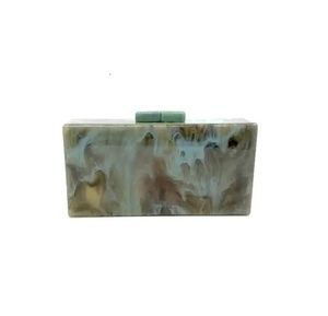 Sac à main en résine pour femmes, poignée perlée, forme rectangulaire, accessoire de décoration intérieure, sac à main en résine à vendre - Product Image 1