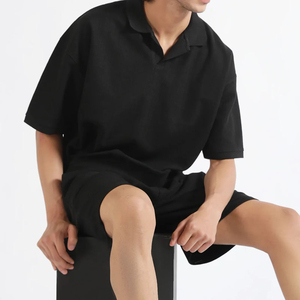 Conjunto de Polo Premium para Hombre |   Conjunto Casual de Verano de 2 Piezas con Pantalones Cortos |   Camiseta y Pantalones Cortos Negros Personalizados con Cuello |   Fabricación a Granel - Product Image 3