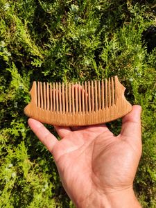 Peigne en bois finition lisse fait main, facile à transporter, pour coiffure et toilettage de barbe, personnalisable avec logo, vente en gros - Product Image 5