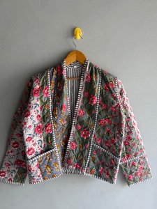 Veste matelassée florale pour femme, style bohème, ouverte sur le devant, rembourrée, manches longues, poches plaquées, vêtement d'extérieur décontracté, cadeau pour elle - Product Image 1