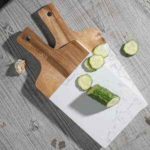 Planche à découper hybride en marbre et bois d'acacia à trois panneaux, avec incrustations de marbre et trou de suspension, vente en gros - Product Image 6