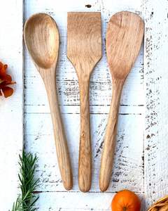 Ensemble de 3 cuillères de cuisine en teck avec support en bois pour le rangement, comprenant des spatules, une louche, une passoire et une cuillère à mélanger - Product Image 1