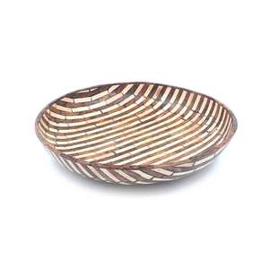 จานเสิร์ฟลายไม้มะพร้าวลายม้าลาย เป็นมิตรกับสิ่งแวดล้อม พร้อมฝังเปลือกมะพร้าว ขนาด 32 ซม. จานทำมือ เกรดสำหรับอาหาร นำเข้าจากบาหลี - Product Image 3