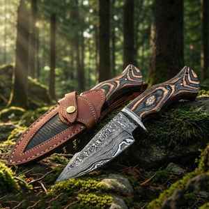 Cuchillos de caza de acero de Damasco hechos a mano de primera calidad con mango de madera, alto brillo, grado industrial, funda para acampar al aire libre - Product Image 1