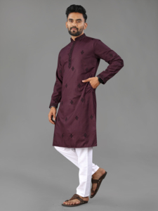 Kurta de Algodón Color Granate para Hombre con Bordado Negro, Corte Regular, Largo hasta la Rodilla, Estilo Tradicional Indio-Pakistaní para Fiestas, Bodas y Uso Casual - Product Image 2
