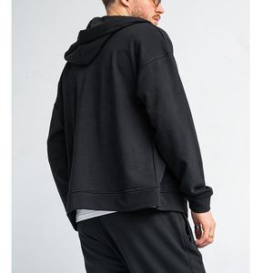 Conjunto Deportivo Unisex Negro Reflectante de 2 Piezas, Chaqueta con Cremallera y Pantalones de Nailon para Gimnasio y Deporte - Product Image 3