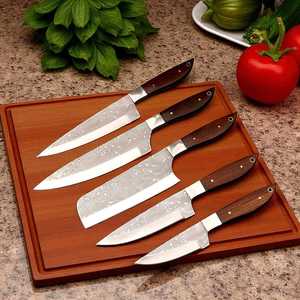 Ensemble de 5 couteaux de chef professionnels, faits main, en acier haute teneur en carbone, avec étui en cuir, pour usage industriel et culinaire. - Product Image 4