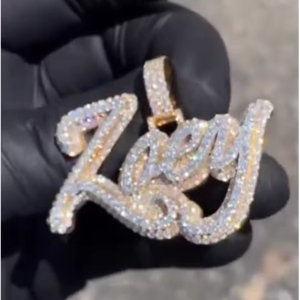 จี้ตัวอักษรแบบยูนิเซ็กซ์ ฮิปฮอปสั่งทำพิเศษ สองชั้น ประดับเพชรโมอิสซาไนต์ ทองคำขาว 10K ทองคำเหลือง 10K เงินแท้ 925 ได้รับการรับรองจาก GRA - Product Image 1