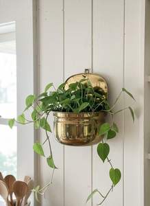 Macetero Decorativo de Metal para Decoración Moderna del Hogar con Aspecto Elegante y Soporte Funcional para Plantas - Product Image 2