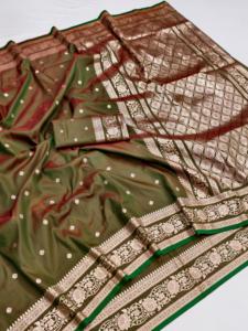 Sari Tradicional Indio de Seda Banarasi con Trabajo de Tejido Zari para Bodas y Eventos Festivos, Atuendo para Mujer - Product Image 4